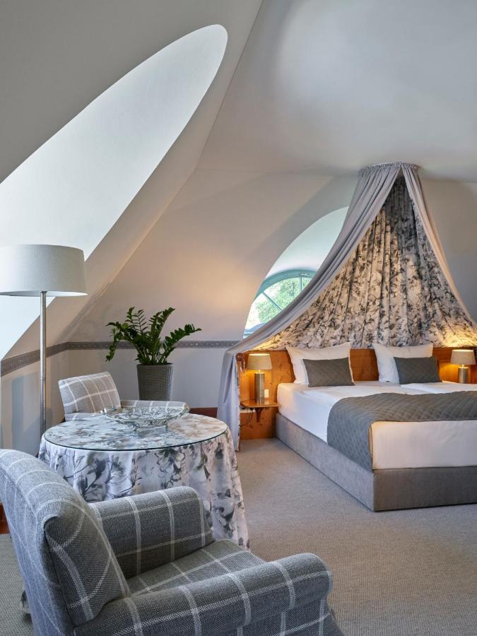 Romantic Suite,1024421818:JPEG