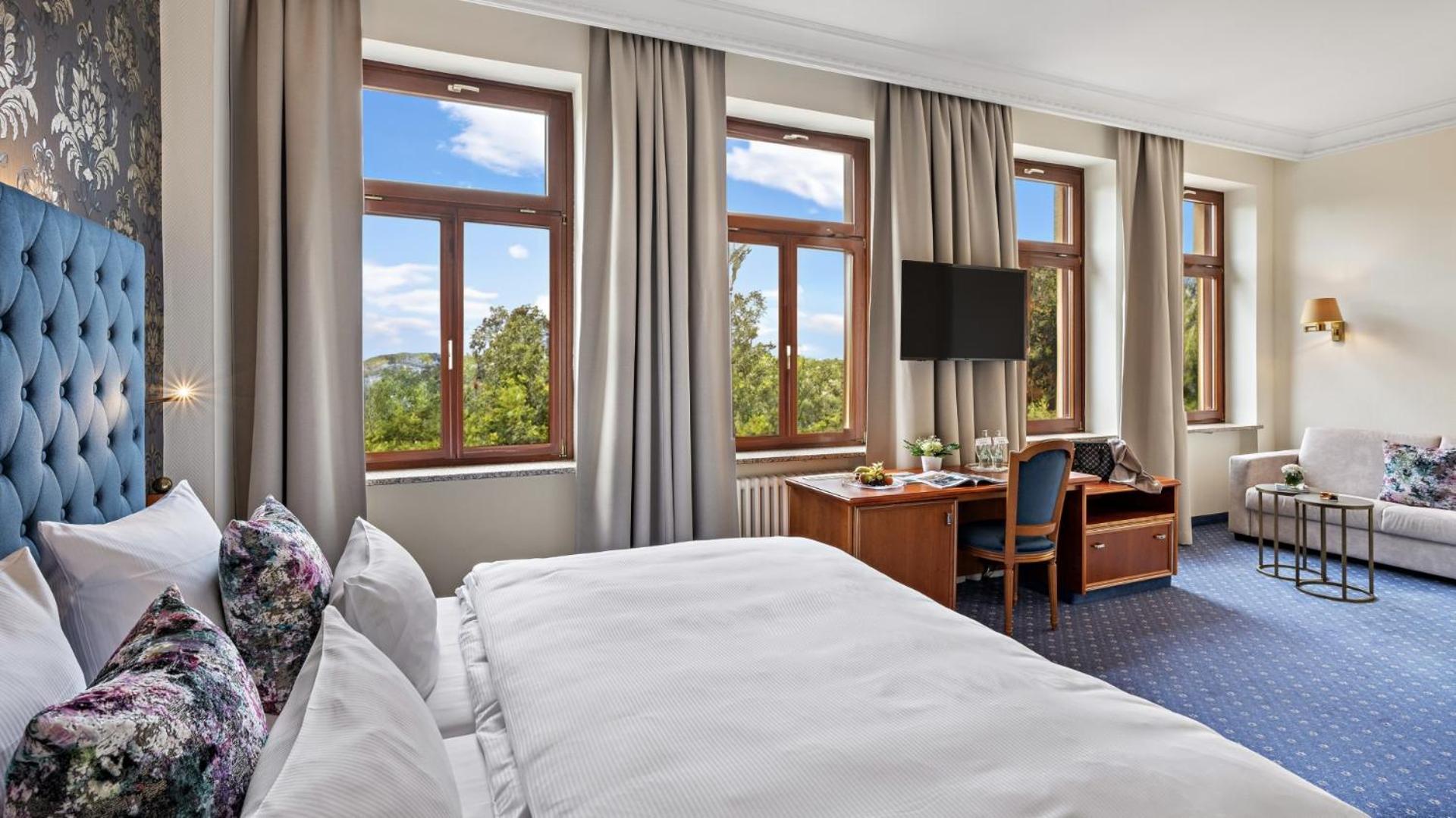 Junior Suite,1549941412:JPEG