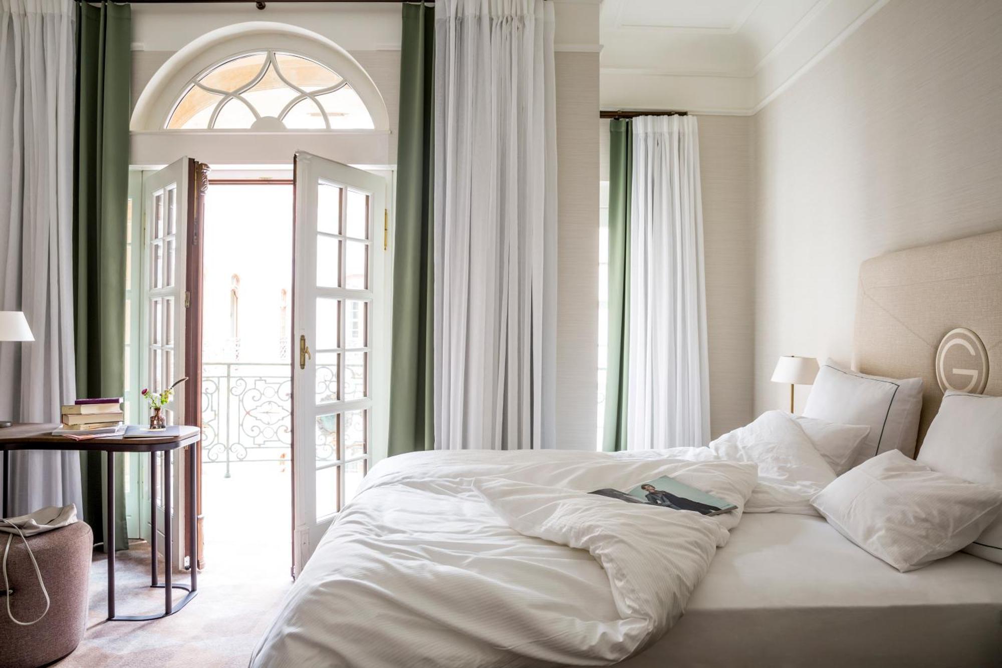 Classic Queen Room Guest room 1 Queen